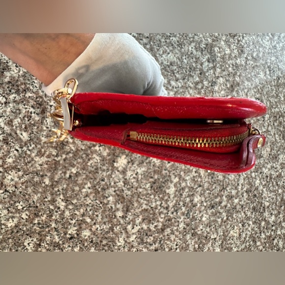 LOUIS VUITTON
Monogram Insolite Wallet converted Crossbody - Picture 6 of 17